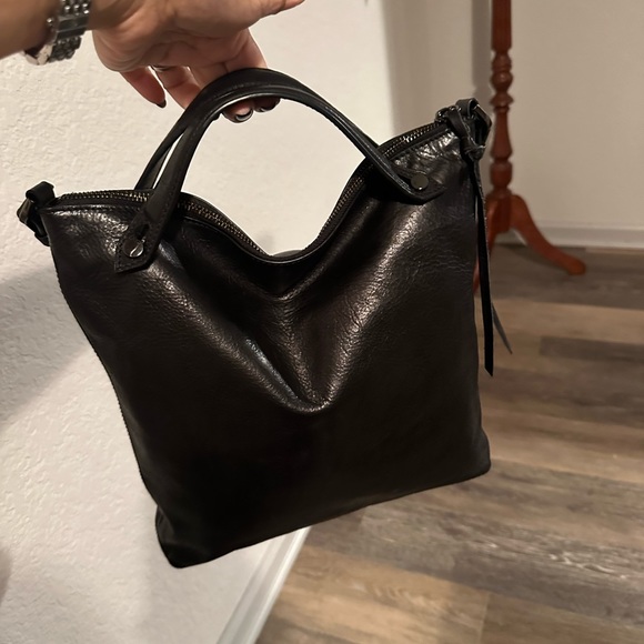 Sale 🔥Like NEW!! BOTKIER Bucket Leather Hobo Bag - Picture 4 of 15